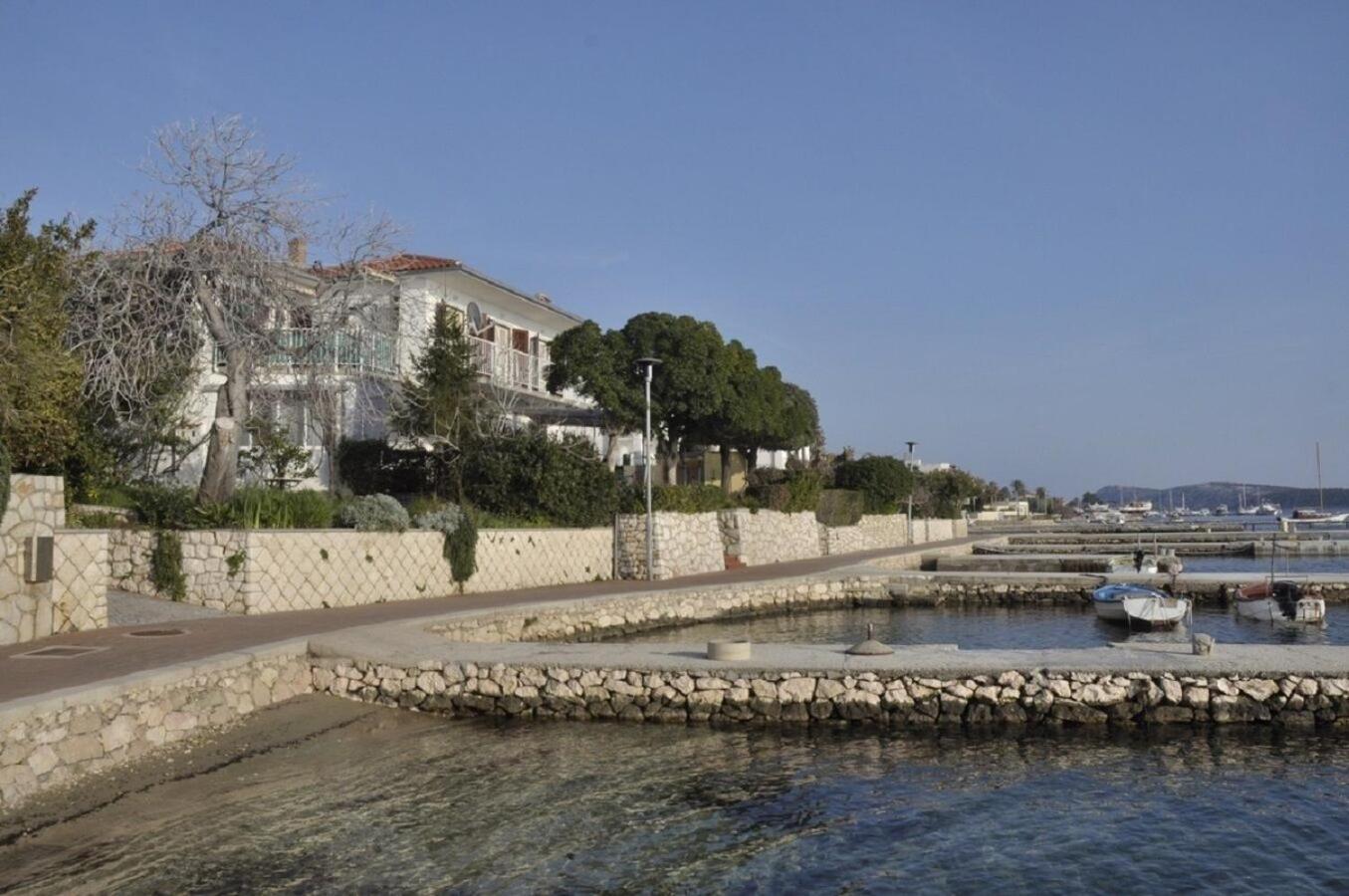 Apartments Petar - 6M From The Sea Barbat na Rabu المظهر الخارجي الصورة